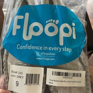 NIP Floopi slippers women’s size 9